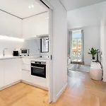 Whome The Boulevard Prime Location With Ac & Elevator Apartman *