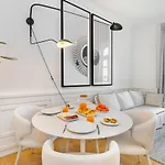 Whome The Boulevard Prime Location With Ac & Elevator Apartman *