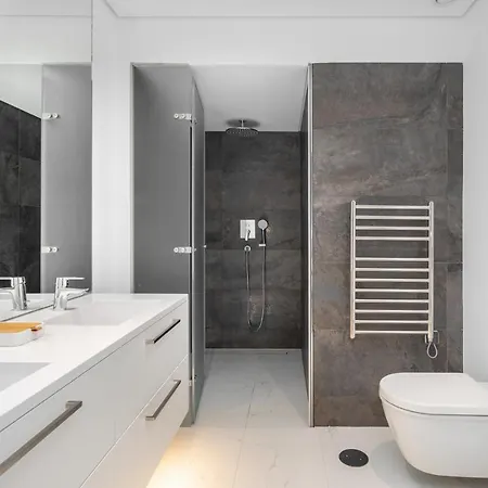 Апартаменти Whome The Boulevard Prime Location With Ac & Elevator Лісабон