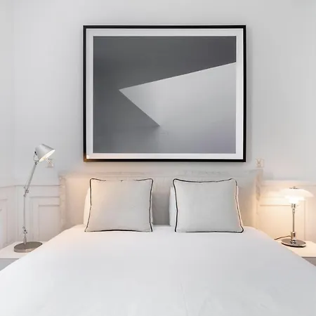 Lejlighed Whome The Boulevard Prime Location With Ac & Elevator