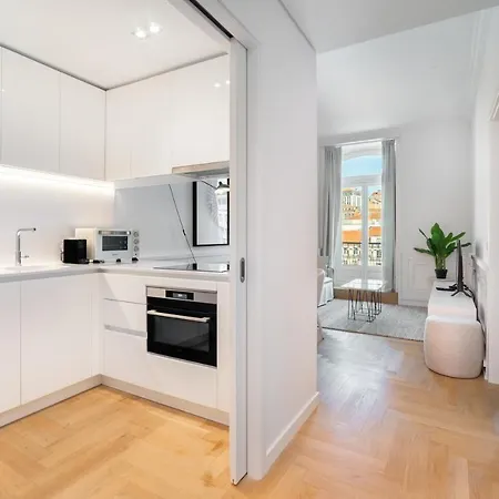 Whome The Boulevard Prime Location With Ac & Elevator Apartment *